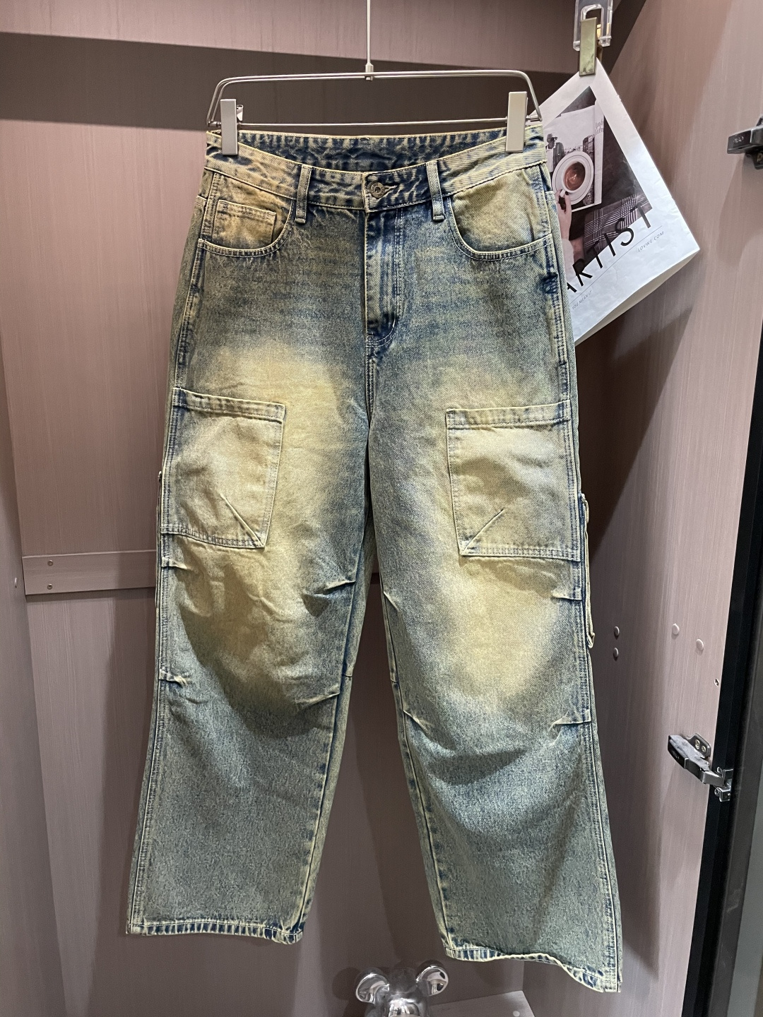 Balenciaga巴黎世家做旧工装牛仔长裤• 面料：重磅丹宁牛仔布，经复古做旧水洗+黄泥染工艺处理，呈