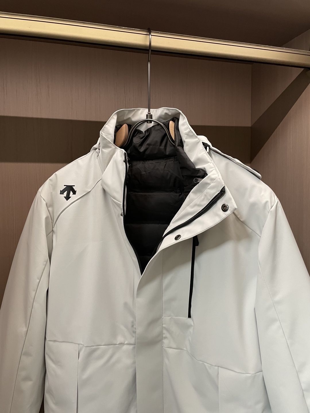 (让利款)迪桑特 秋冬新款三合一冲锋衣羽绒服！真正的90％白鸭绒填充轻男女同款 轻奢户外运动三防羽绒服 