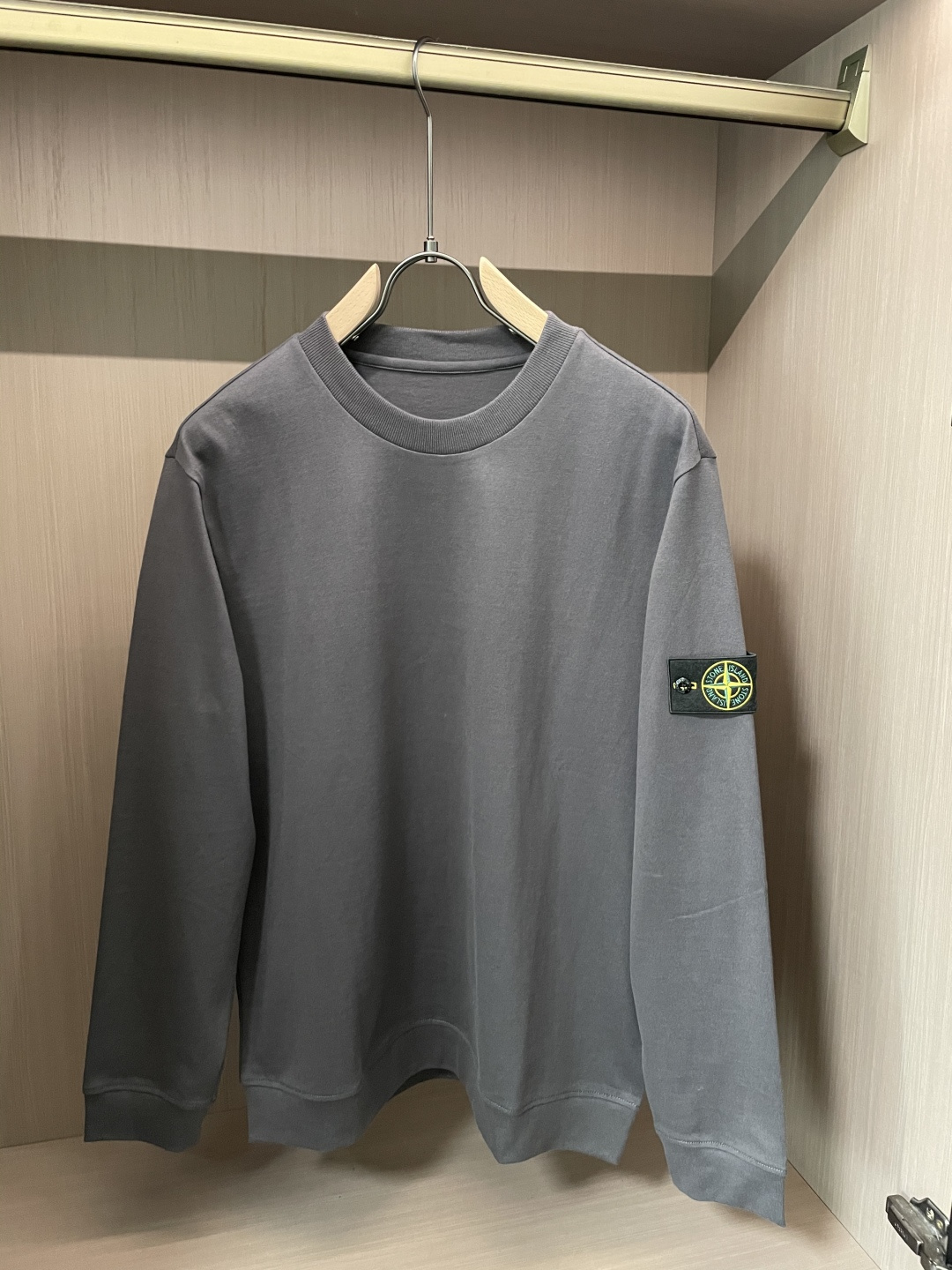 石头岛 /2025秋冬新品 定制顶级卫衣棉，面料特别有质感，冬季必备单品，保暖性好。男女通穿，细节到位，