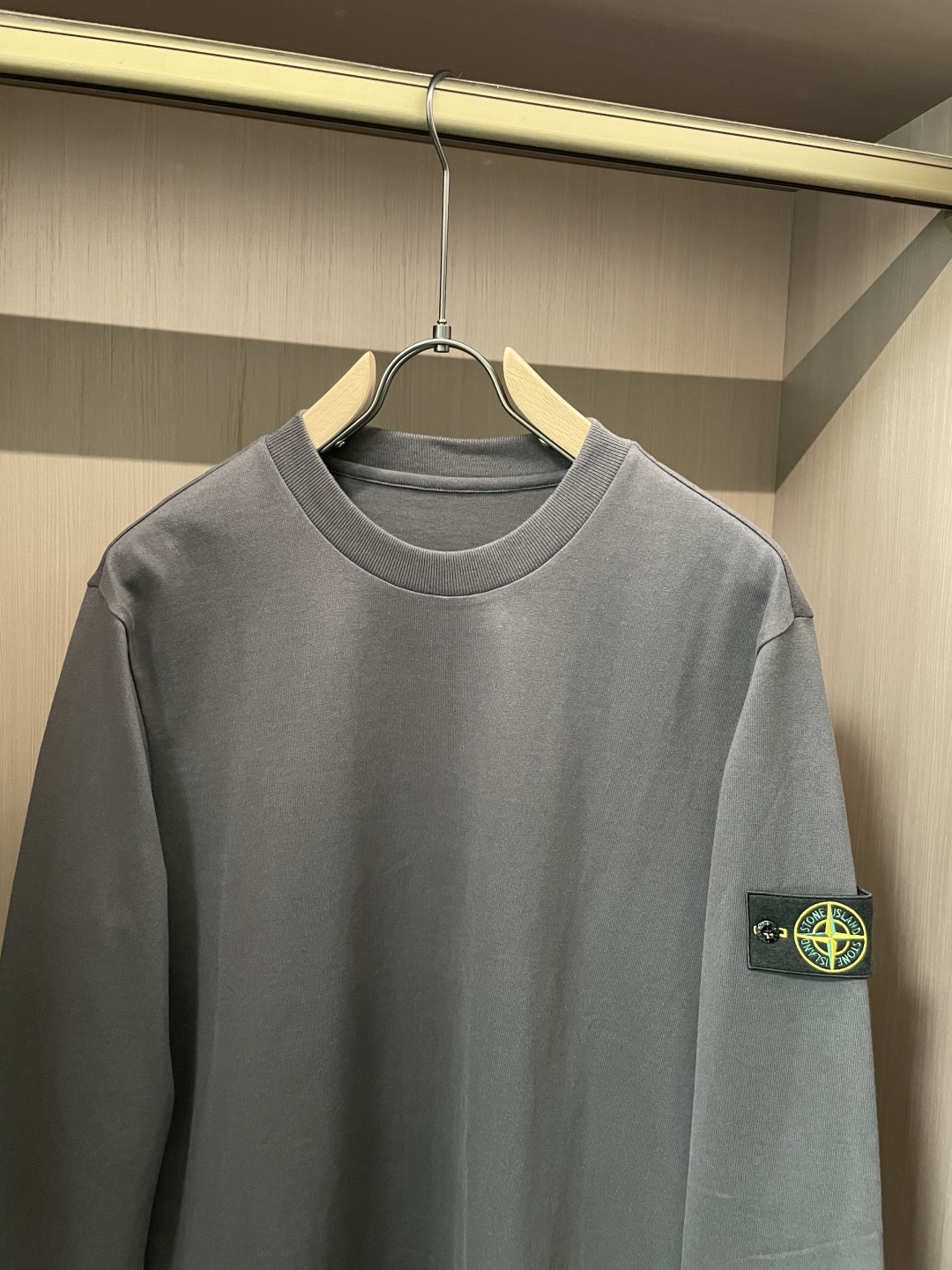 石头岛 /2025秋冬新品 定制顶级卫衣棉，面料特别有质感，冬季必备单品，保暖性好。男女通穿，细节到位，