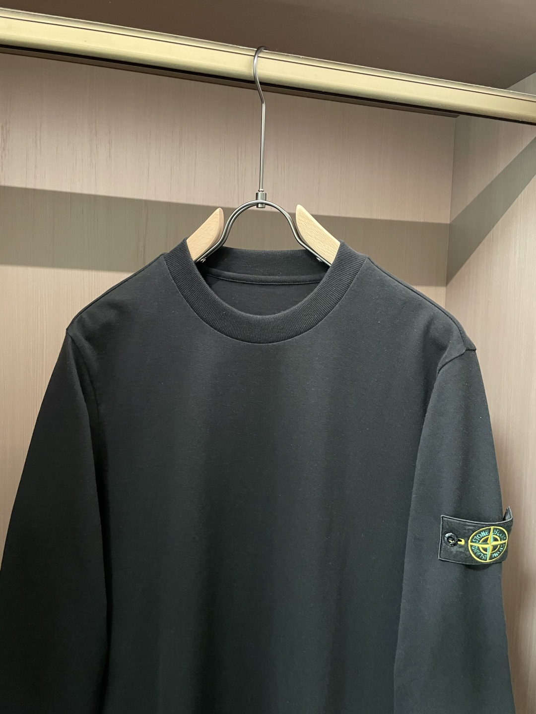 石头岛 /2025秋冬新品 定制顶级卫衣棉，面料特别有质感，冬季必备单品，保暖性好。男女通穿，细节到位，