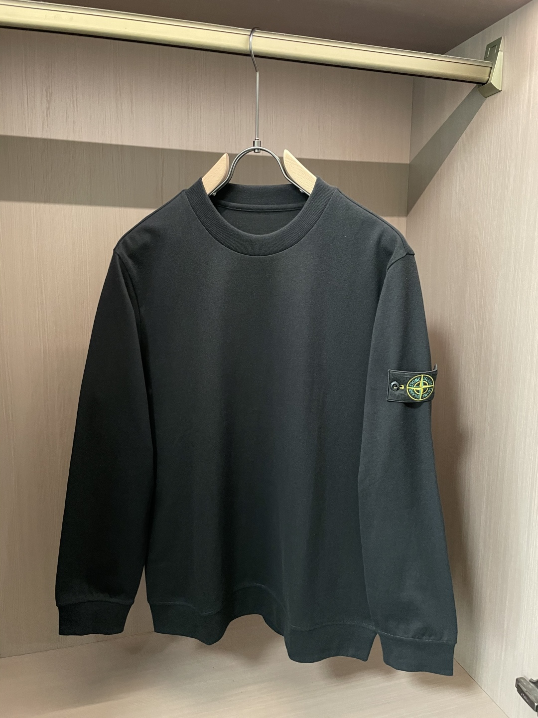 石头岛 /2025秋冬新品 定制顶级卫衣棉，面料特别有质感，冬季必备单品，保暖性好。男女通穿，细节到位，