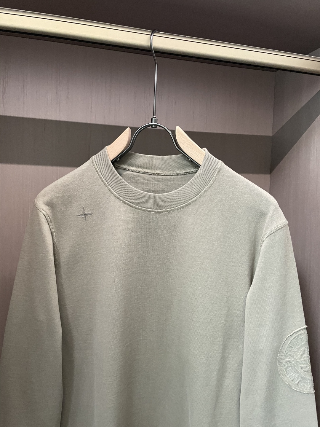 石头岛 /2025秋冬新品 定制顶级卫衣棉，面料特别有质感，冬季必备单品，保暖性好。男女通穿，细节到位，