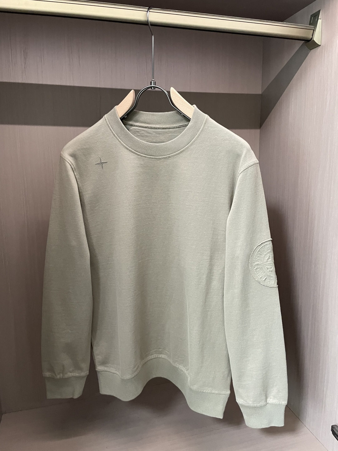 石头岛 /2025秋冬新品 定制顶级卫衣棉，面料特别有质感，冬季必备单品，保暖性好。男女通穿，细节到位，