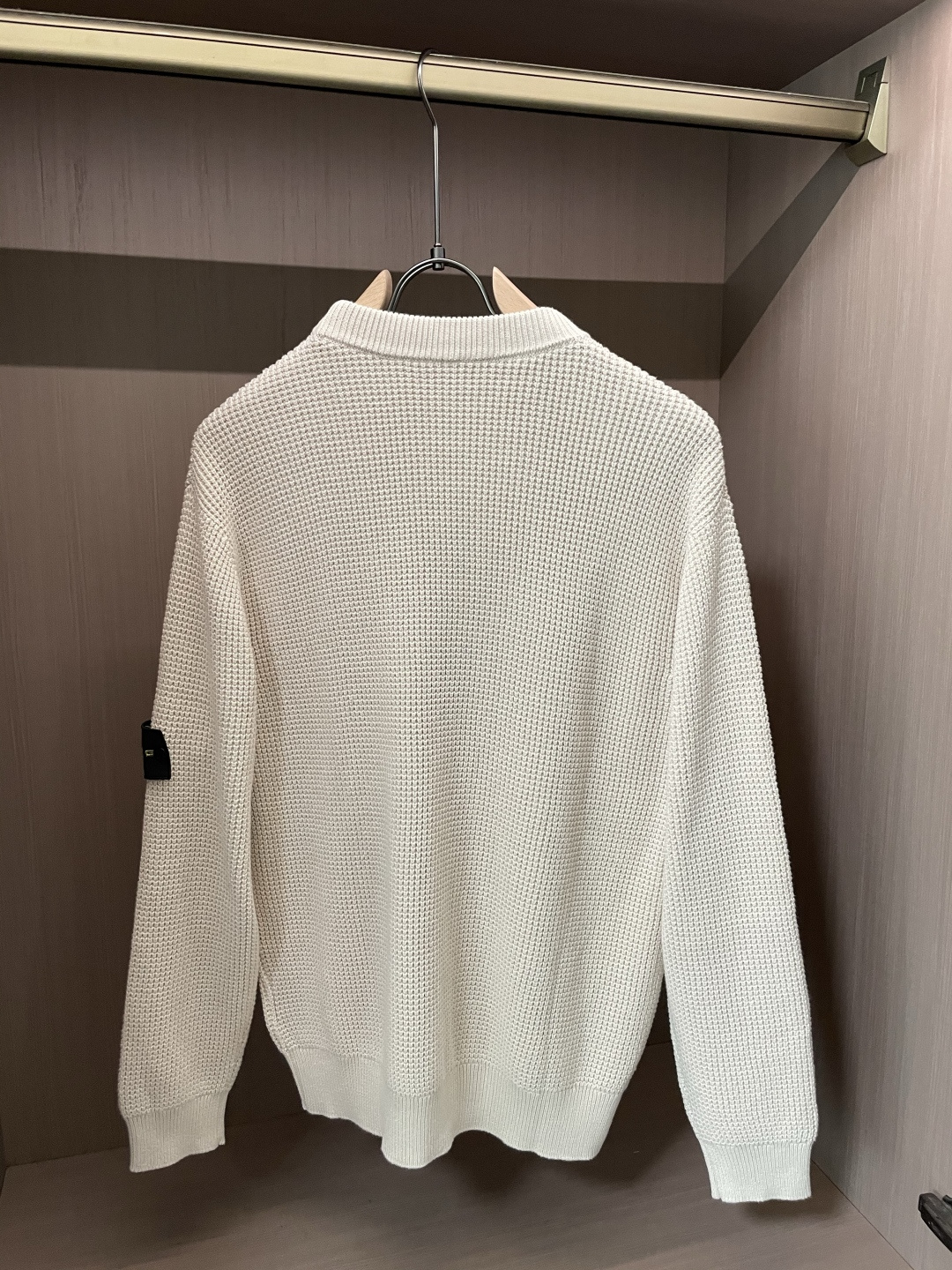 石头岛 /2025秋冬新品 毛衣冬季必备单品，保暖性好。男女通穿，细节到位，版型超赞，上身效果非常好！百