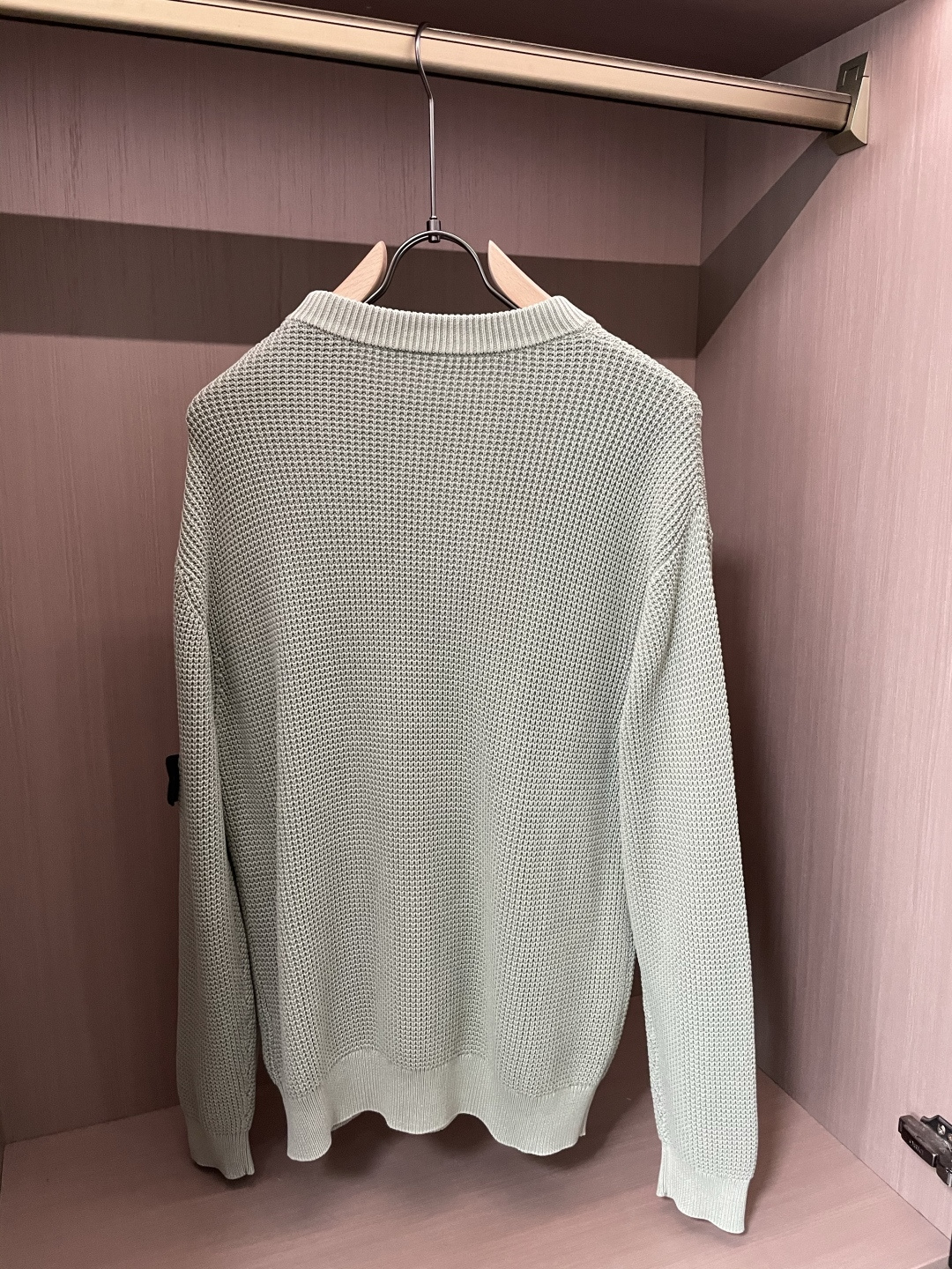 石头岛 /2025秋冬新品 毛衣冬季必备单品，保暖性好。男女通穿，细节到位，版型超赞，上身效果非常好！百