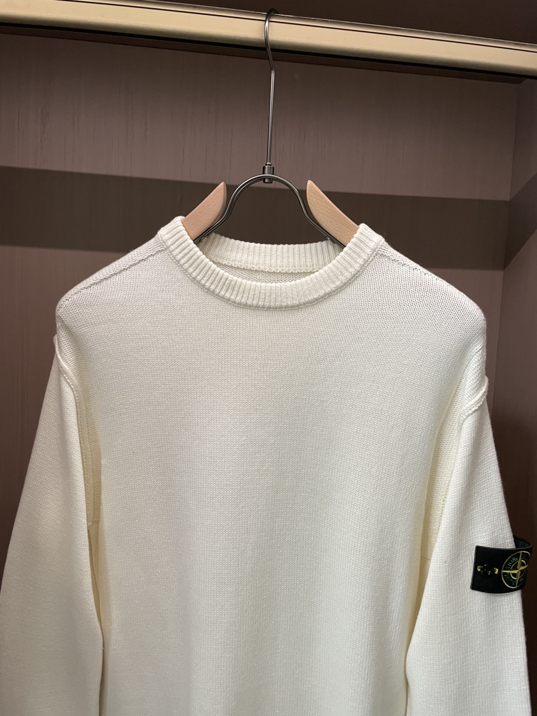 石头岛 /2025秋冬新品 毛衣冬季必备单品，保暖性好。男女通穿，细节到位，版型超赞，上身效果非常好！百