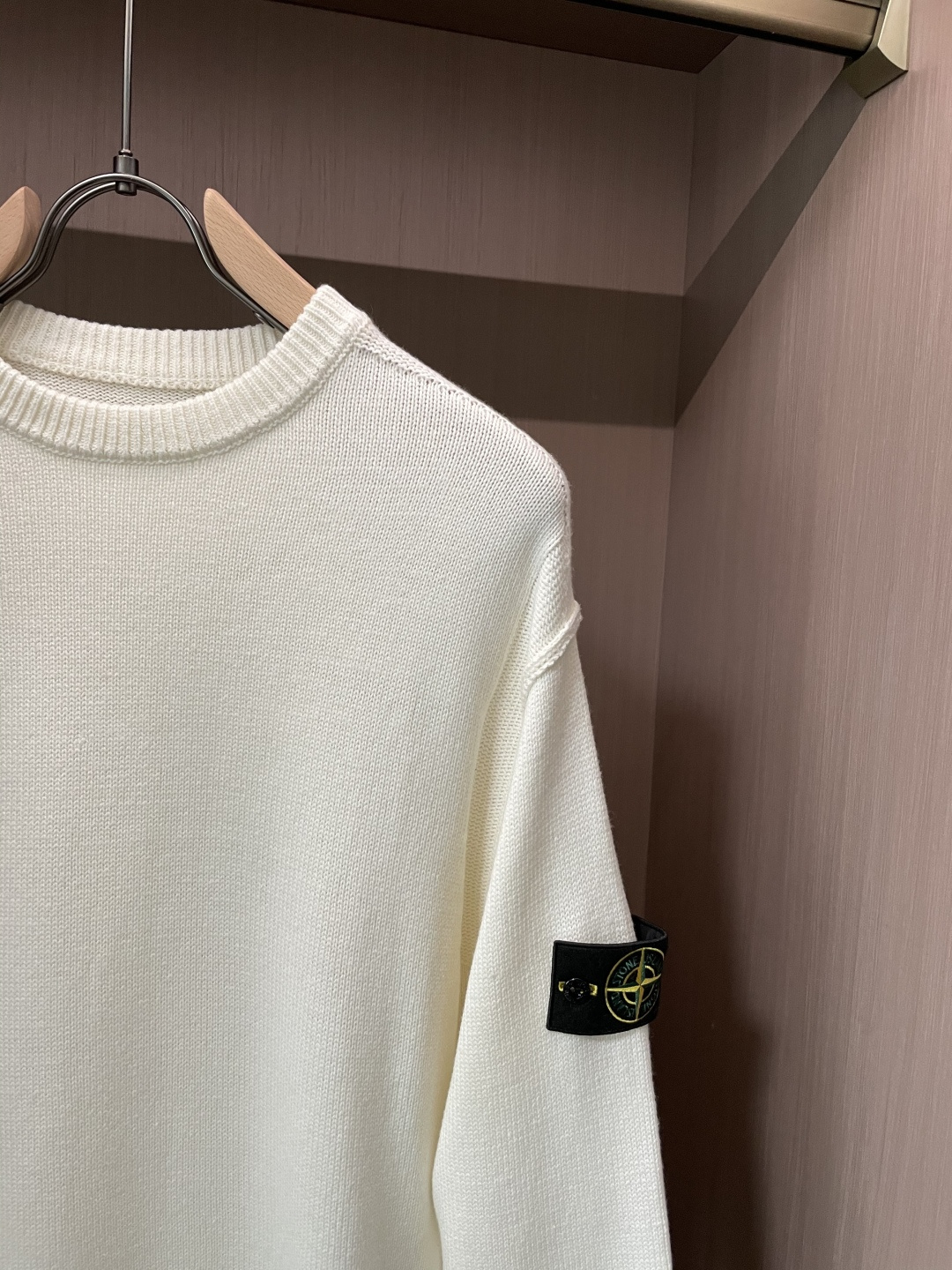 石头岛 /2025秋冬新品 毛衣冬季必备单品，保暖性好。男女通穿，细节到位，版型超赞，上身效果非常好！百