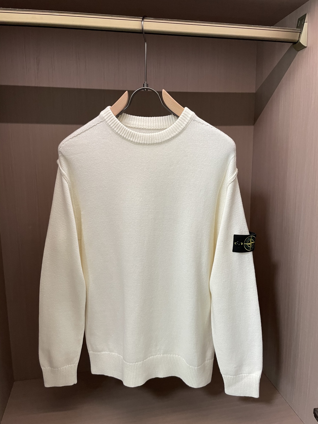 石头岛 /2025秋冬新品 毛衣冬季必备单品，保暖性好。男女通穿，细节到位，版型超赞，上身效果非常好！百