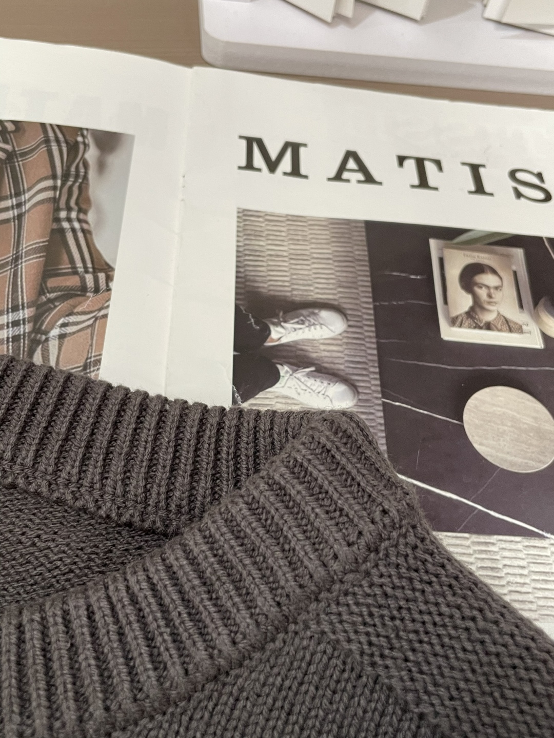 石头岛 /2025秋冬新品 毛衣冬季必备单品，保暖性好。男女通穿，细节到位，版型超赞，上身效果非常好！百