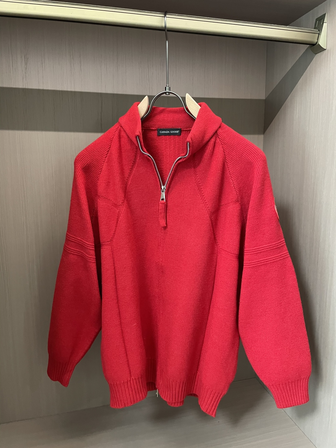 加拿大🇨🇦鹅 新款开衫针织毛衣！经典永不过时！外观简洁干净，秋日可以单穿，深冬最为内搭！定制进口高支数羊