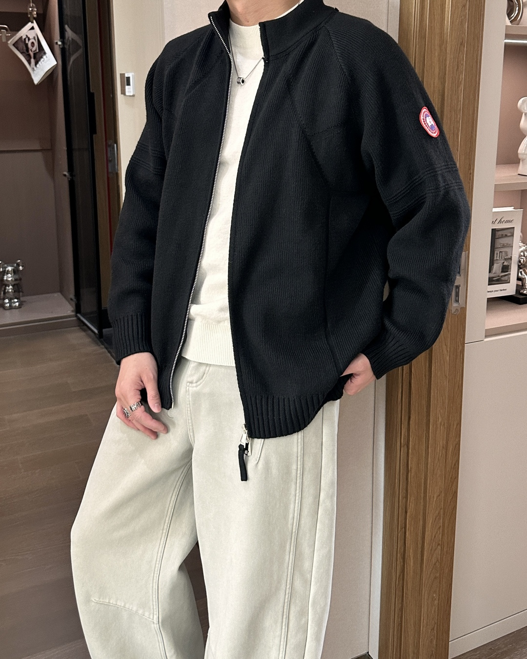 加拿大🇨🇦鹅 新款开衫针织毛衣！经典永不过时！外观简洁干净，秋日可以单穿，深冬最为内搭！定制进口高支数羊