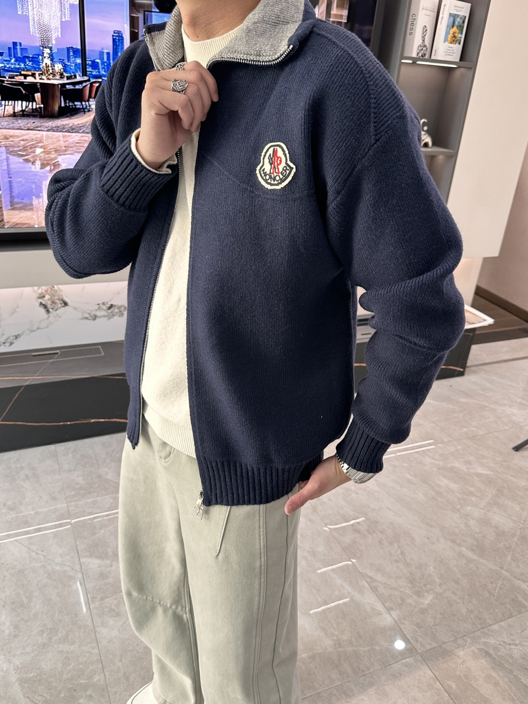 蒙口 新款开衫针织毛衣！经典永不过时！外观简洁干净，秋日可以单穿，深冬最为内搭！定制进口高支数羊毛混纺面