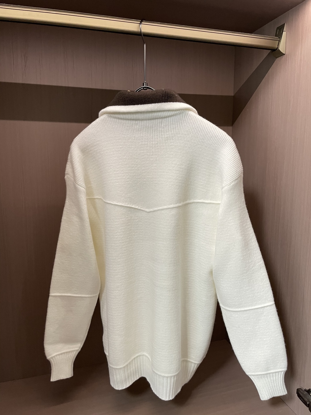 蒙口 新款开衫针织毛衣！经典永不过时！外观简洁干净，秋日可以单穿，深冬最为内搭！定制进口高支数羊毛混纺面