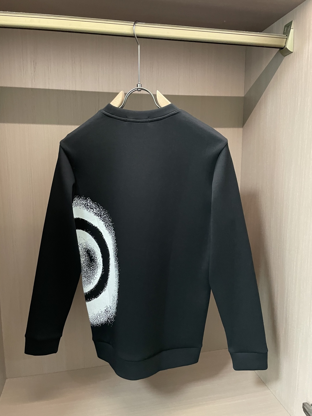 Gucc 圆领套头卫衣；经典套头男女同款，简约大气系列单品，低调奢华大气百搭款！卫衣选用客供100%高克