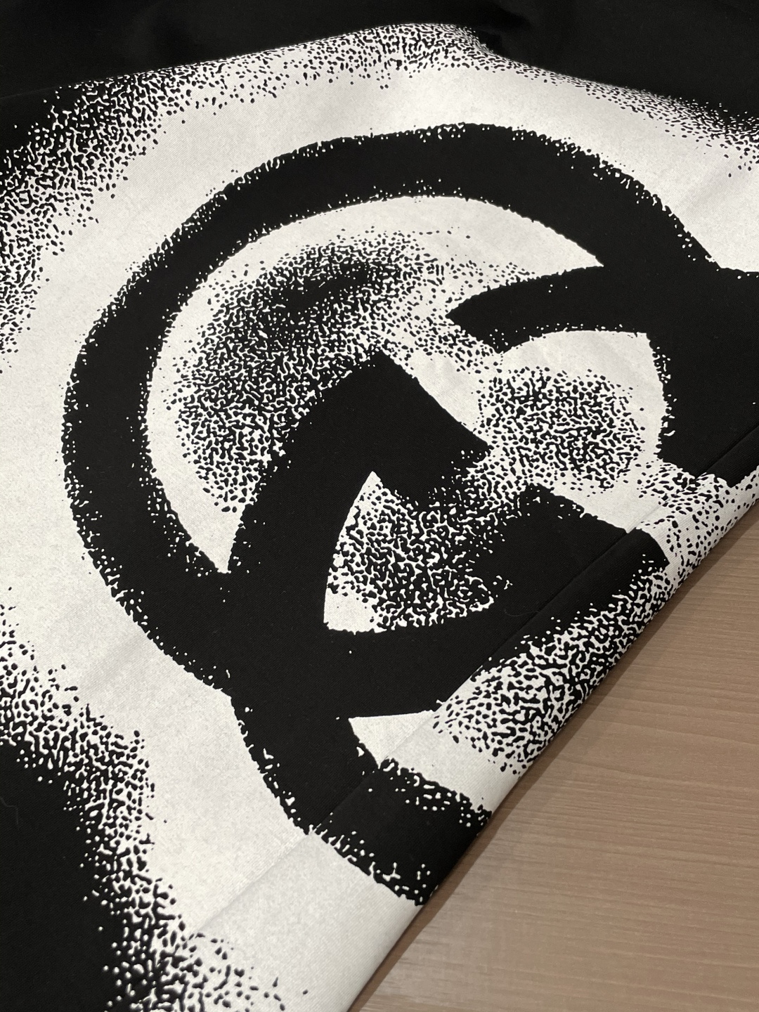 Gucc 圆领套头卫衣；经典套头男女同款，简约大气系列单品，低调奢华大气百搭款！卫衣选用客供100%高克