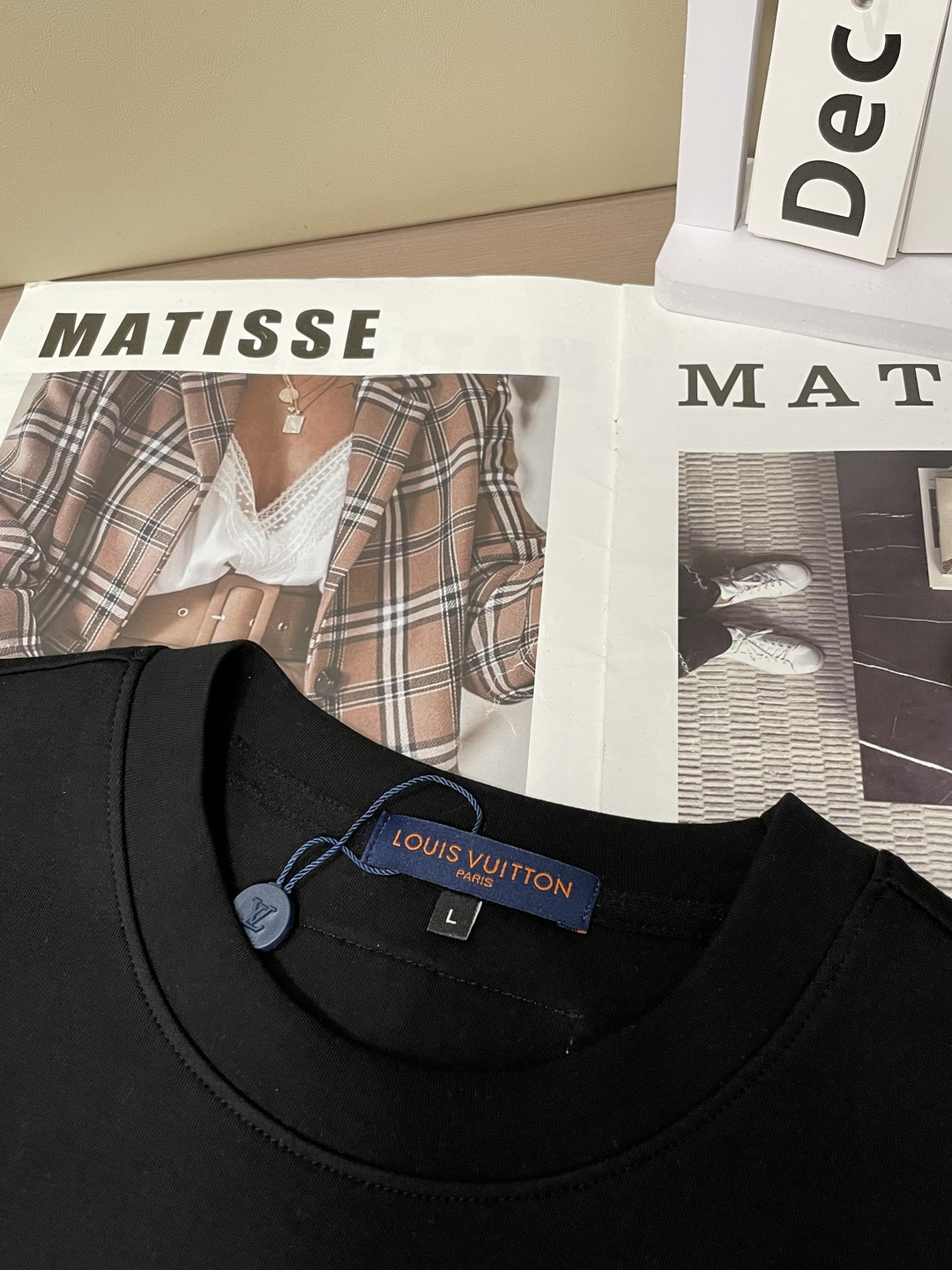 Lv 圆领套头卫衣；经典套头男女同款，简约大气系列单品，低调奢华大气百搭款！卫衣选用客供100%高克重棉