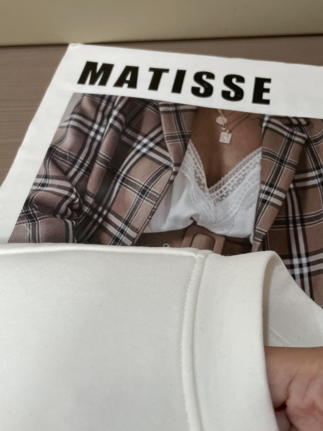 Lv 圆领套头卫衣；经典套头男女同款，简约大气系列单品，低调奢华大气百搭款！卫衣选用客供100%高克重棉