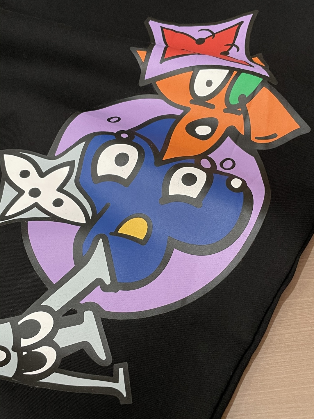 Lv 圆领套头卫衣；经典套头男女同款，简约大气系列单品，低调奢华大气百搭款！卫衣选用客供100%高克重棉