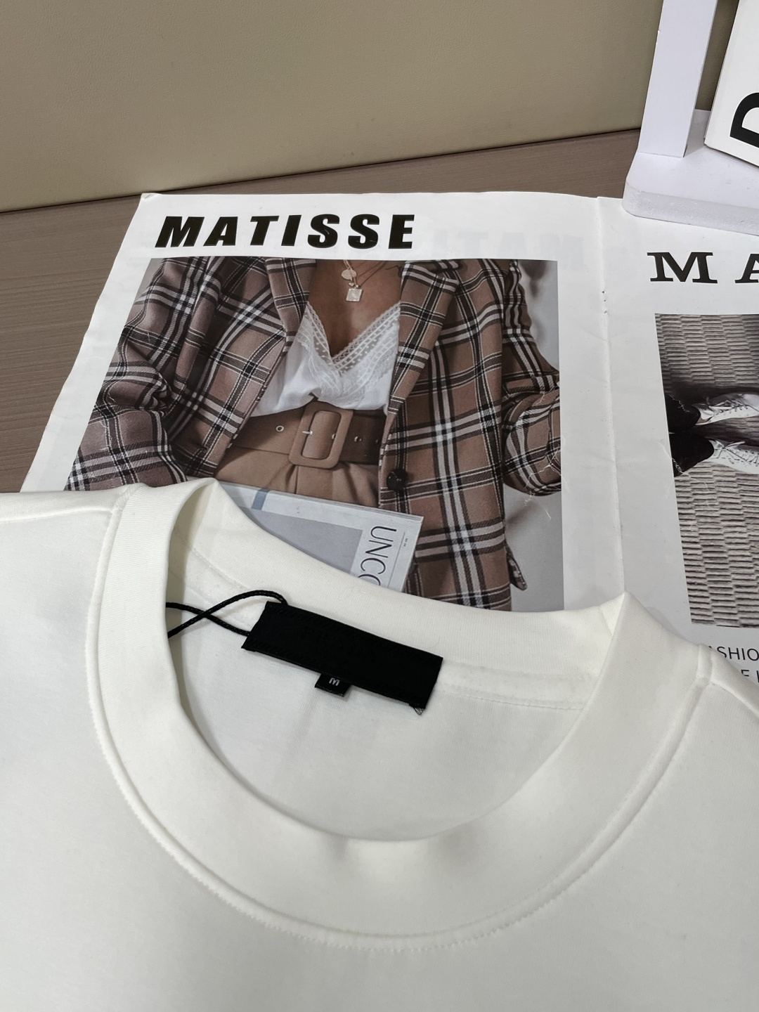 Prad 圆领套头卫衣；经典套头男女同款，简约大气系列单品，低调奢华大气百搭款！卫衣选用客供100%高克