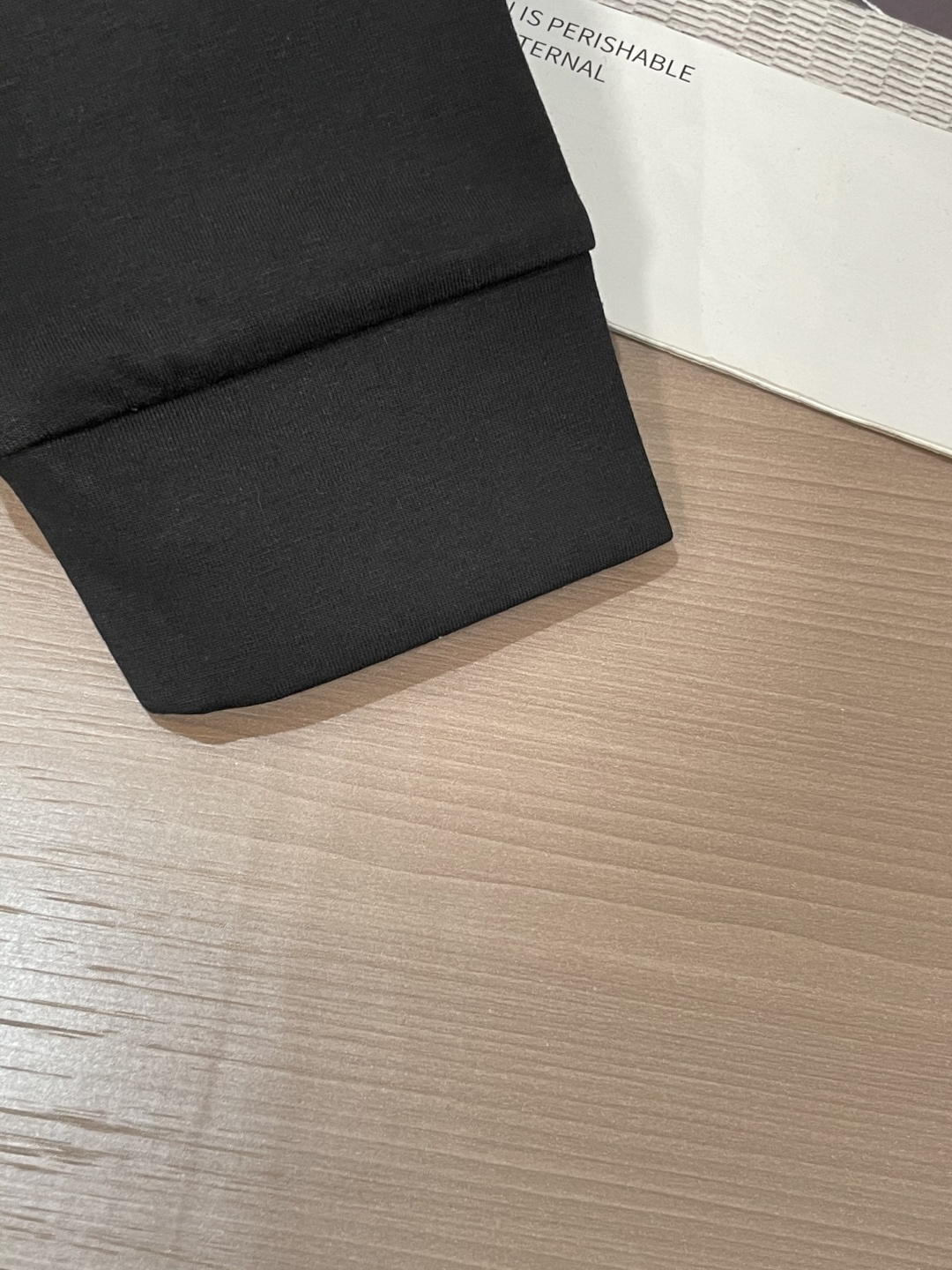 Prad 圆领套头卫衣；经典套头男女同款，简约大气系列单品，低调奢华大气百搭款！卫衣选用客供100%高克