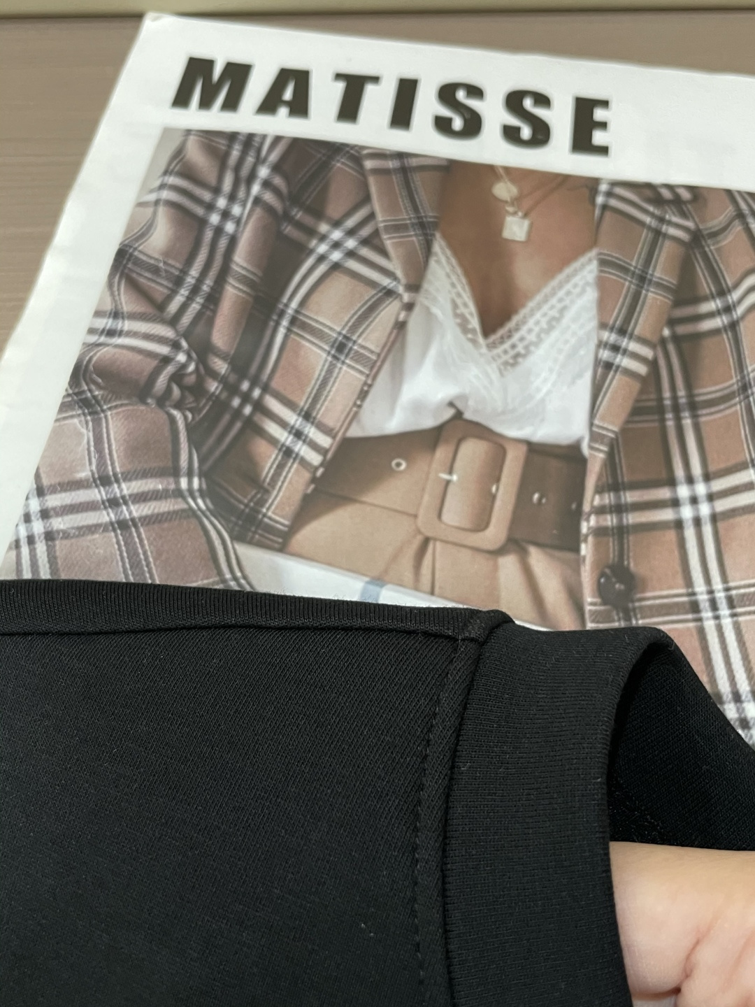 DG 圆领套头卫衣；经典套头男女同款，简约大气系列单品，低调奢华大气百搭款！卫衣选用客供100%高克重棉