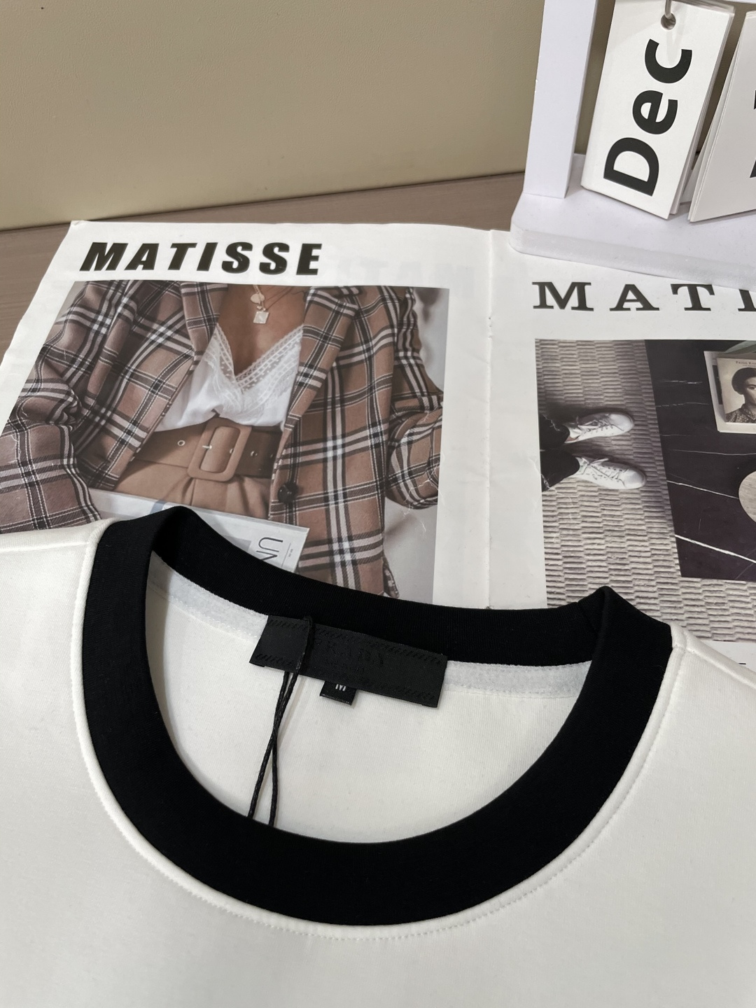 Prad 圆领套头卫衣；经典套头男女同款，简约大气系列单品，低调奢华大气百搭款！卫衣选用客供100%高克