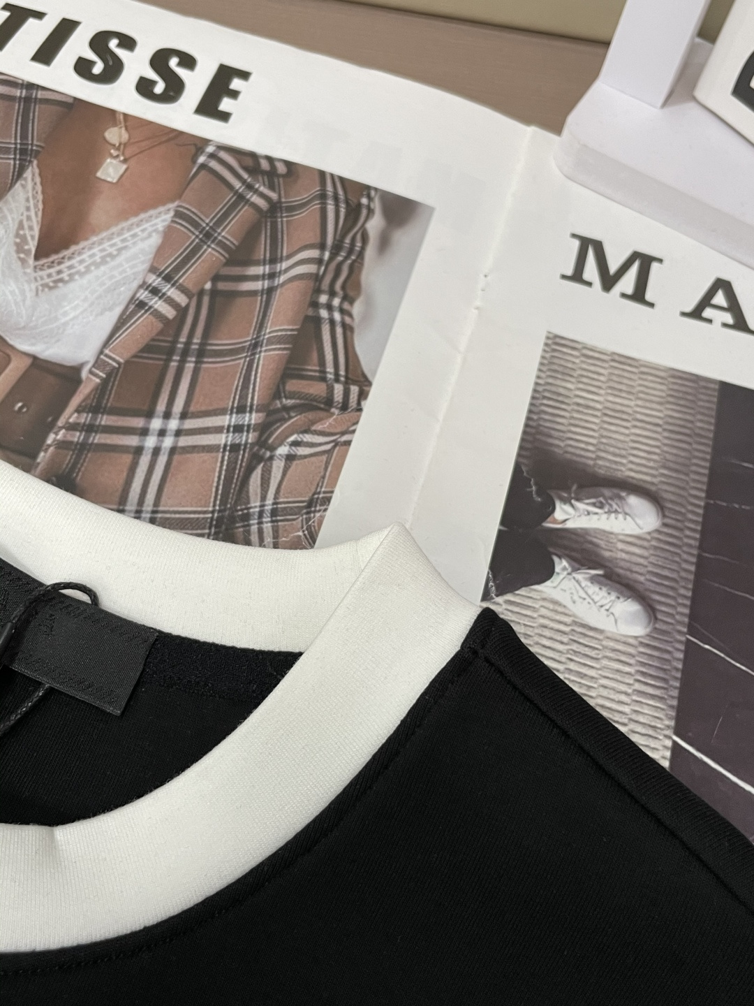 Prad 圆领套头卫衣；经典套头男女同款，简约大气系列单品，低调奢华大气百搭款！卫衣选用客供100%高克