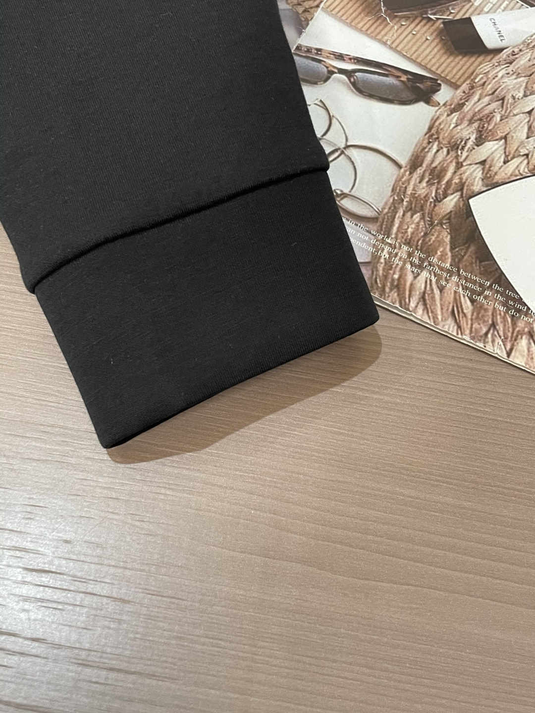 Lv 圆领套头卫衣；经典套头男女同款，简约大气系列单品，低调奢华大气百搭款！卫衣选用客供100%高克重棉