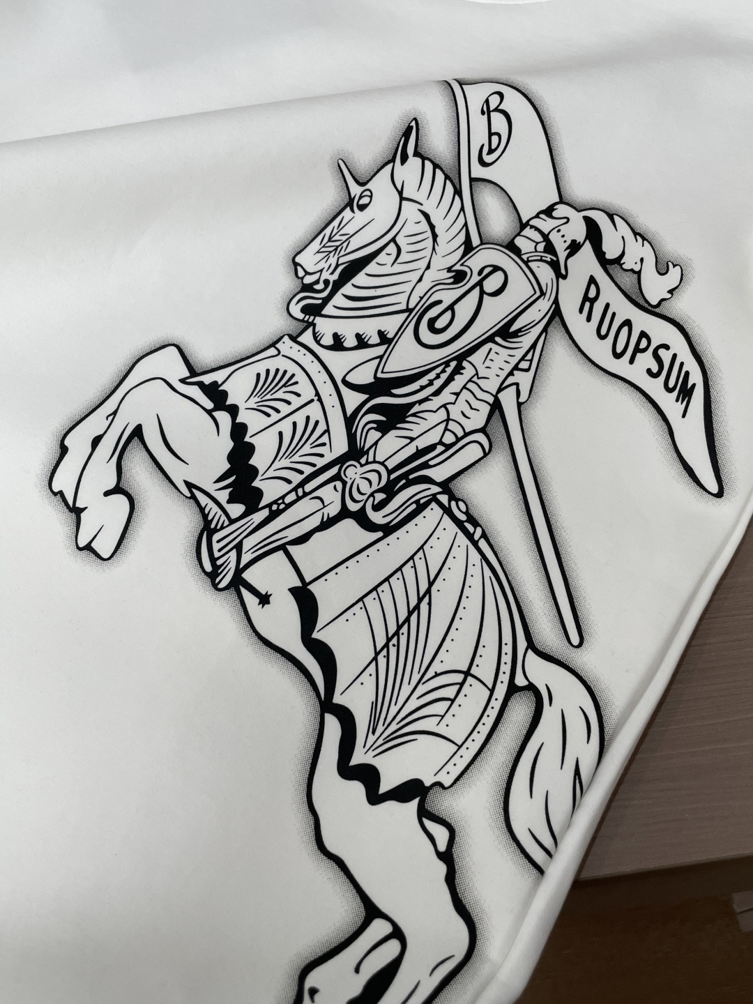 Bur 圆领套头卫衣；经典套头男女同款，简约大气系列单品，低调奢华大气百搭款！卫衣选用客供100%高克重