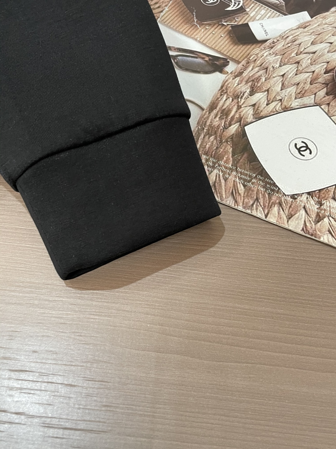 Lv 圆领套头卫衣；经典套头男女同款，简约大气系列单品，低调奢华大气百搭款！卫衣选用客供100%高克重棉