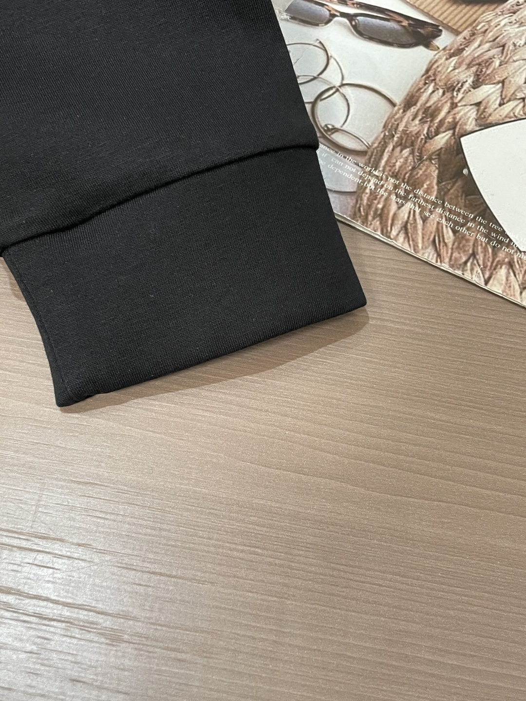 Prad 圆领套头卫衣；经典套头男女同款，简约大气系列单品，低调奢华大气百搭款！卫衣选用客供100%高克