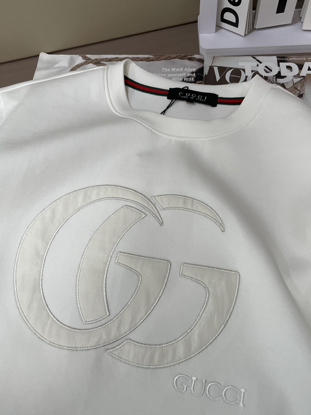 Gucc 圆领套头卫衣；经典套头男女同款，简约大气系列单品，低调奢华大气百搭款！卫衣选用客供100%高克