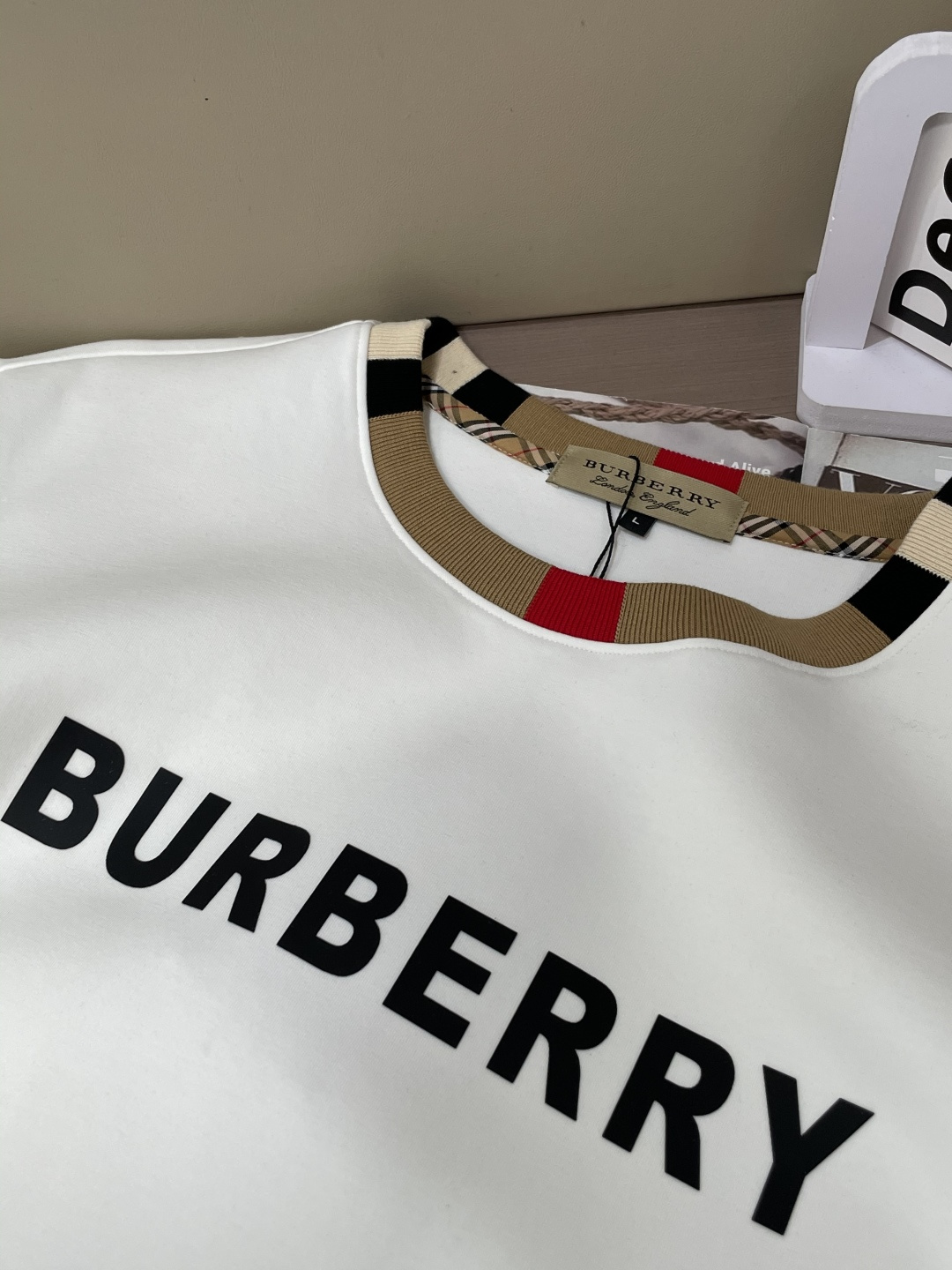 Bur 圆领套头卫衣；经典套头男女同款，简约大气系列单品，低调奢华大气百搭款！卫衣选用客供100%高克重