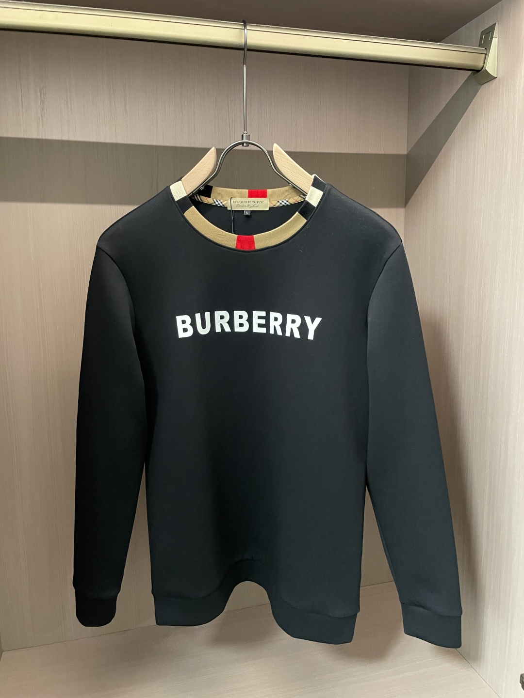 Bur 圆领套头卫衣；经典套头男女同款，简约大气系列单品，低调奢华大气百搭款！卫衣选用客供100%高克重