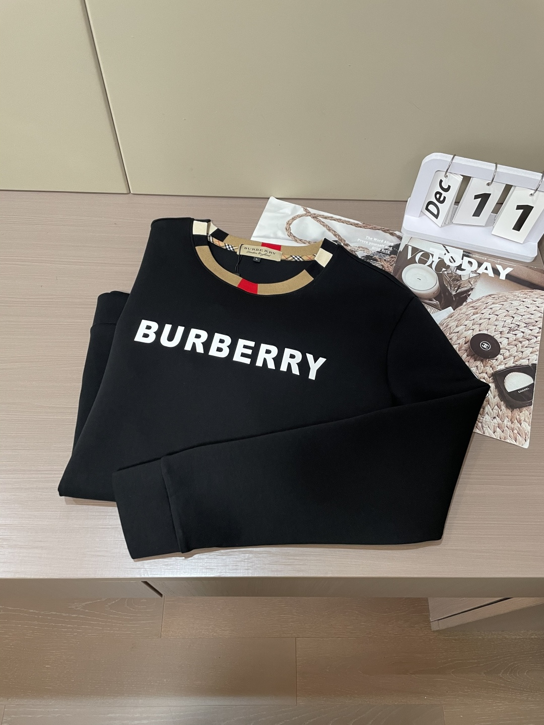 Bur 圆领套头卫衣；经典套头男女同款，简约大气系列单品，低调奢华大气百搭款！卫衣选用客供100%高克重