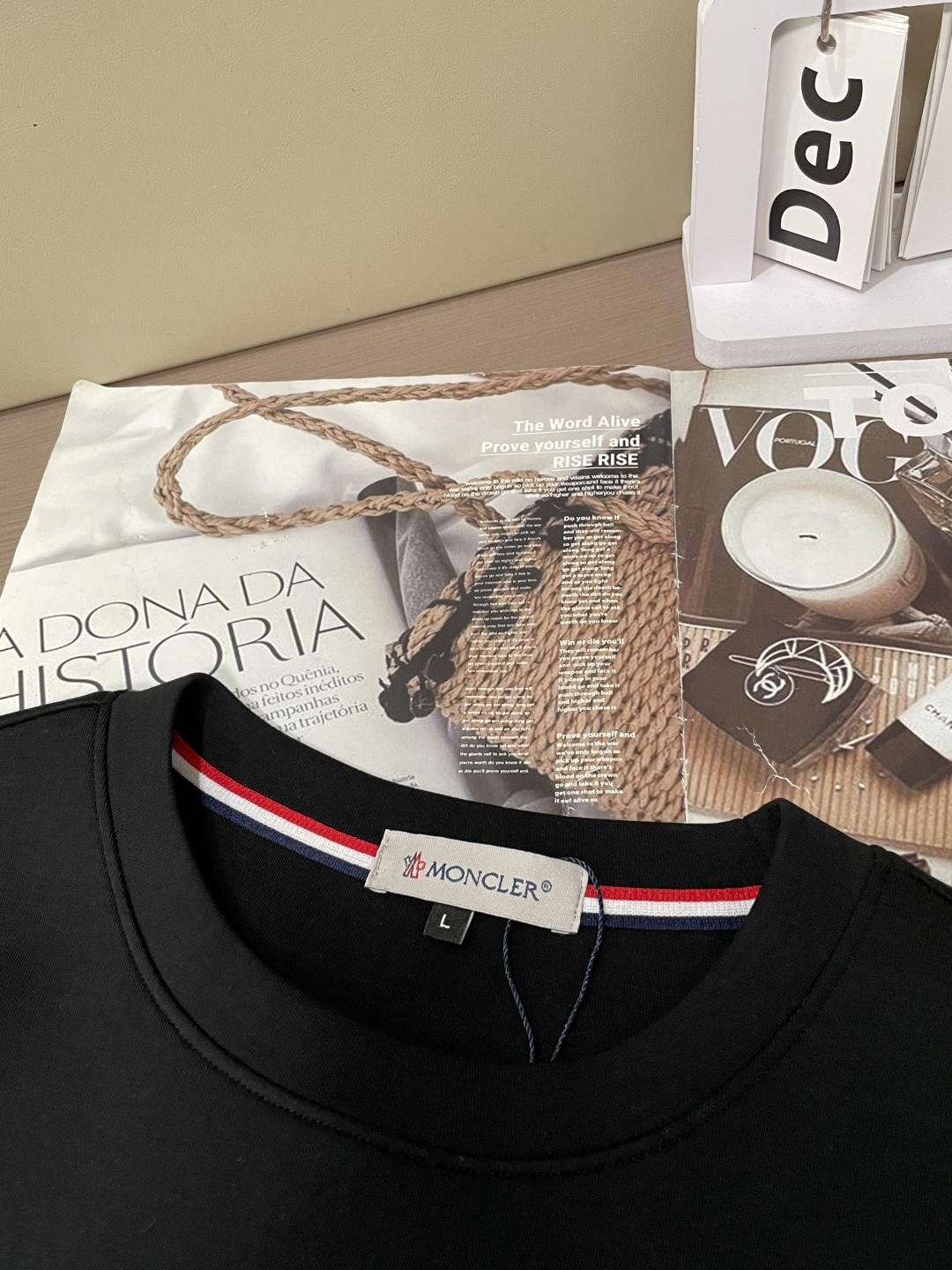 蒙口 圆领套头卫衣；经典套头男女同款，简约大气系列单品，低调奢华大气百搭款！卫衣选用客供100%高克重棉