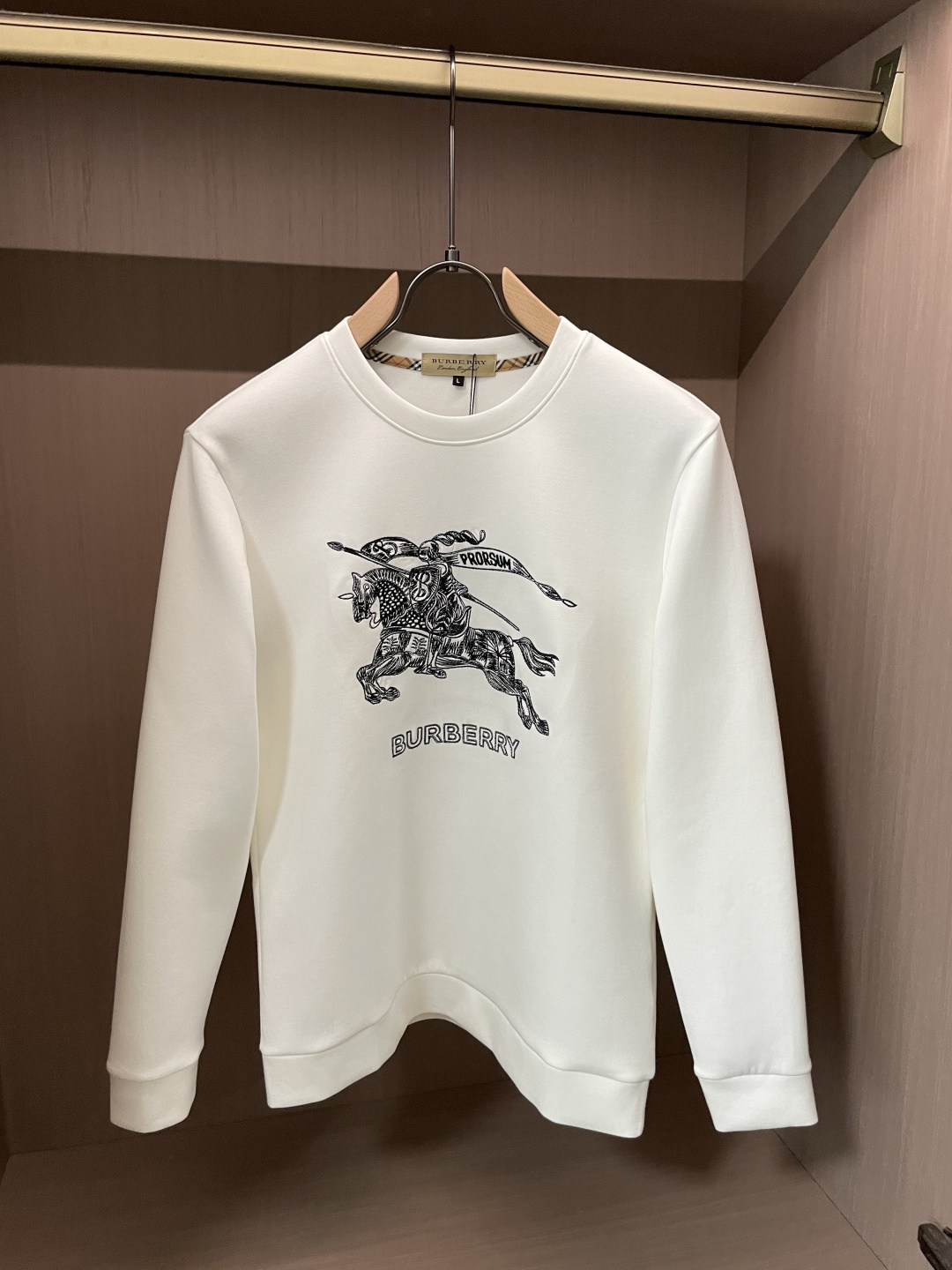 Bur 圆领套头卫衣；经典套头男女同款，简约大气系列单品，低调奢华大气百搭款！卫衣选用客供100%高克重