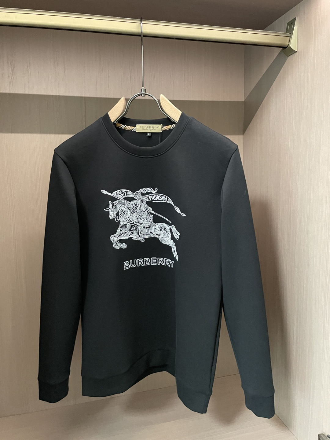 Bur 圆领套头卫衣；经典套头男女同款，简约大气系列单品，低调奢华大气百搭款！卫衣选用客供100%高克重