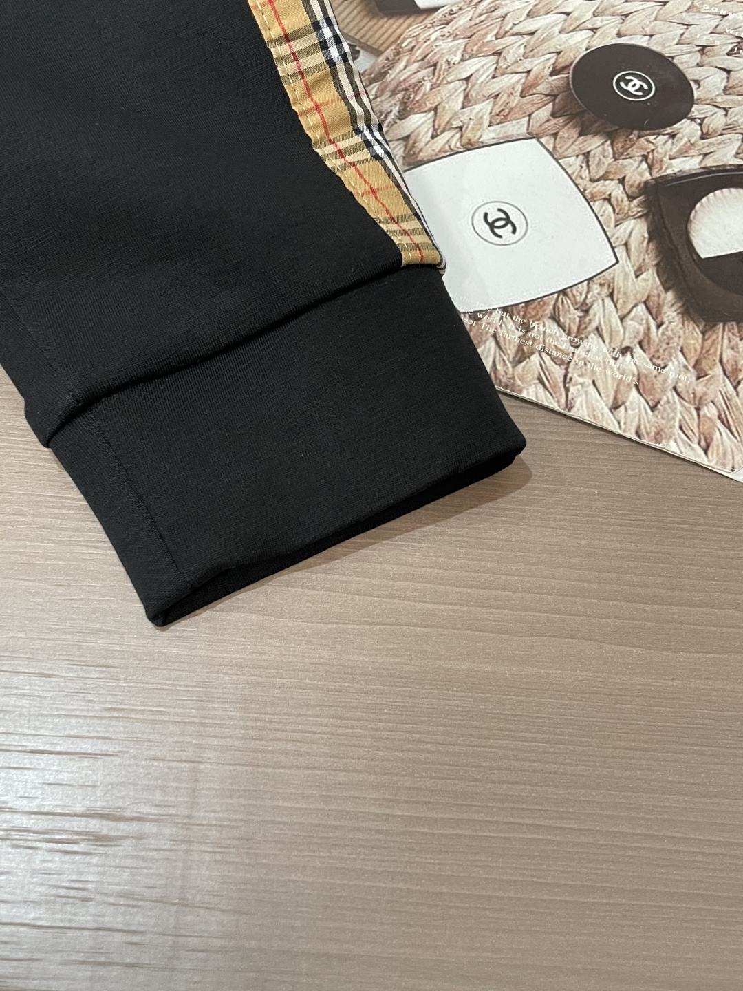 BUR 连帽套头卫衣；经典套头男女同款，简约大气系列单品，低调奢华大气百搭款！卫衣选用客供100%高克重