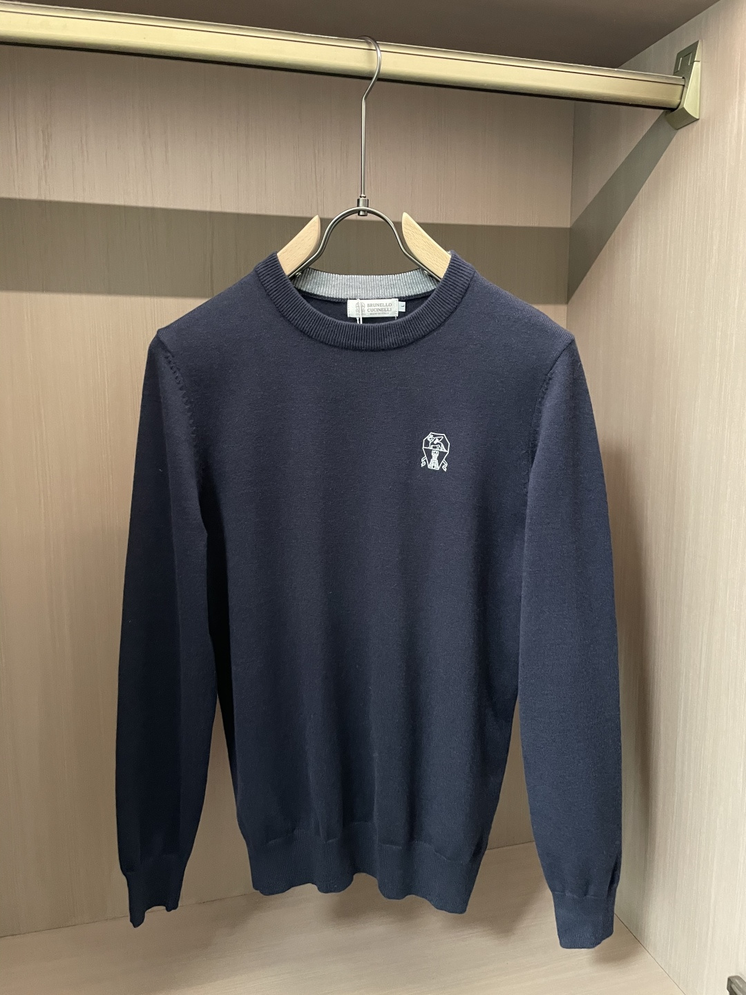 BC 重磅推荐！2025aw秋冬新款 专柜同步 时尚经典针织衫 秋冬必备款 采用针织衫加厚毛衣，精致简洁