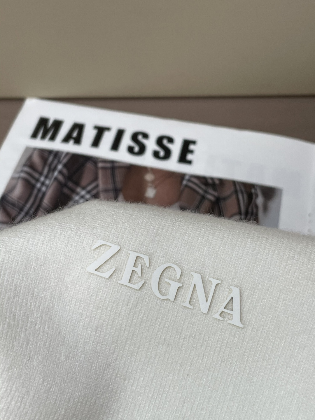 杰尼亚 新款开衫针织毛衣！经典永不过时！外观简洁干净，秋日可以单穿，深冬最为内搭！定制进口高支数羊毛混纺