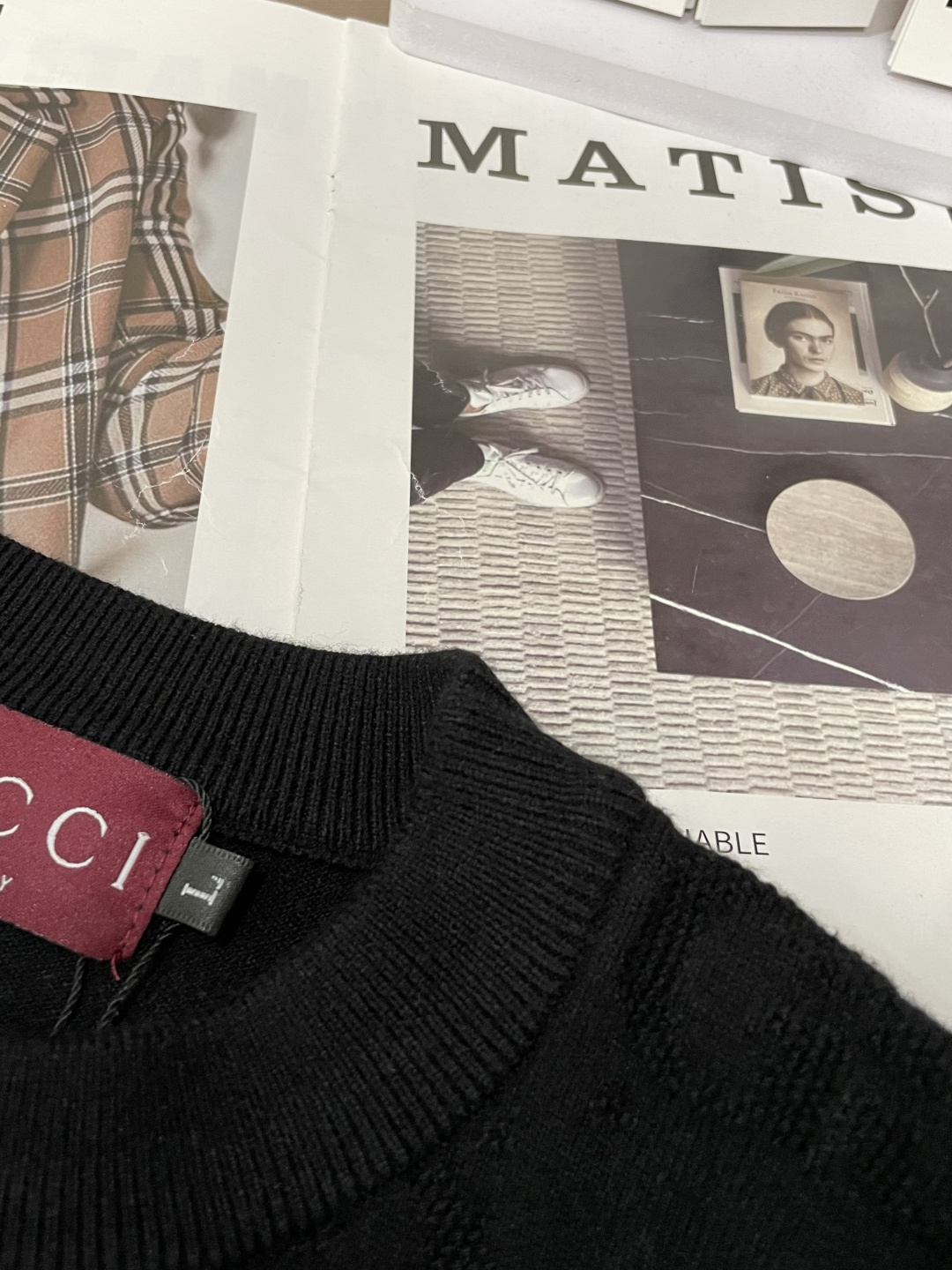 Gucc 重磅推荐！2025aw秋冬新款 专柜同步 时尚经典针织衫 秋冬必备款 采用针织衫加厚毛衣，精致