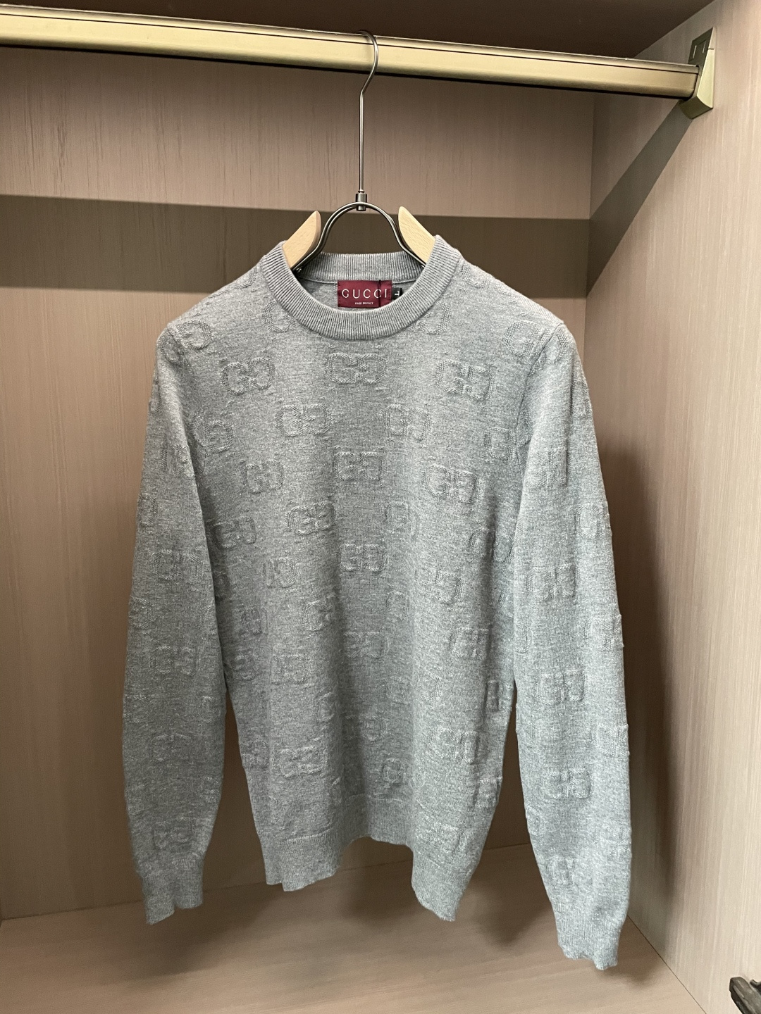Gucc 重磅推荐！2025aw秋冬新款 专柜同步 时尚经典针织衫 秋冬必备款 采用针织衫加厚毛衣，精致