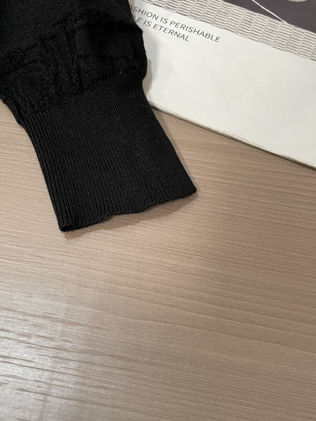 Bur 重磅推荐！2025aw秋冬新款 专柜同步 时尚经典针织衫 秋冬必备款 采用针织衫加厚毛衣，精致简