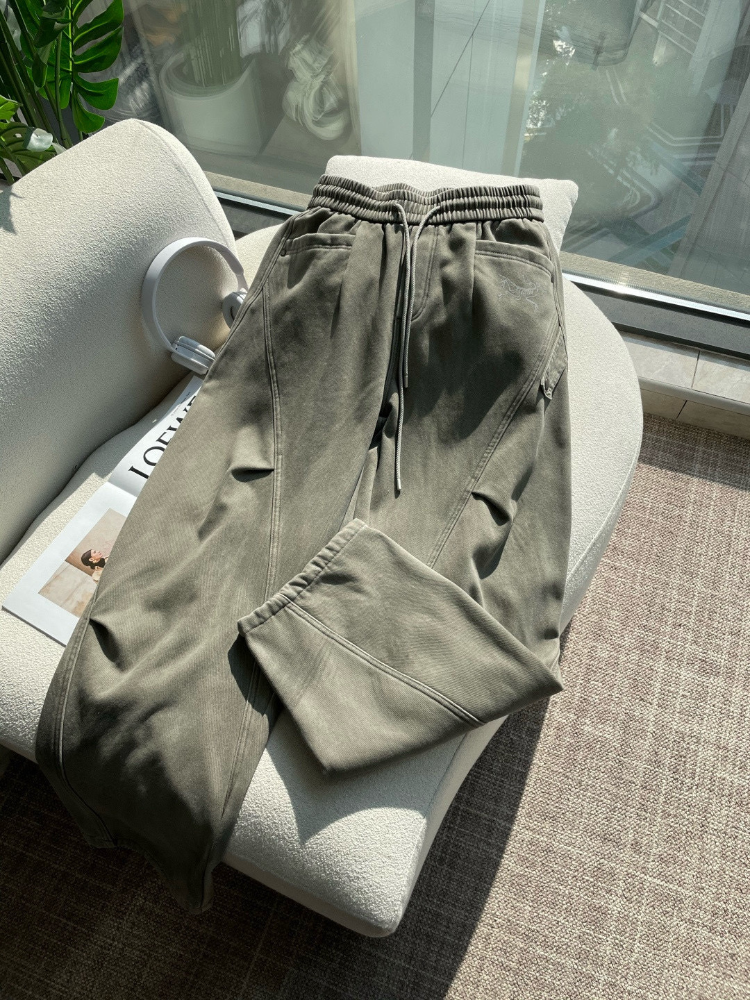 始祖鸟 2025秋冬最新系列男士加厚休闲裤！内里加绒，非常保暖，北方的宝子们赶紧备上！采用客供弹力柔棉材