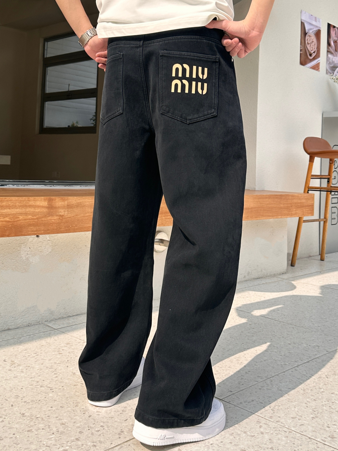 miumiu2025秋冬最新系列男士加厚休闲裤！内里加绒，非常保暖，北方的宝子们赶紧备上！采用客供弹力柔