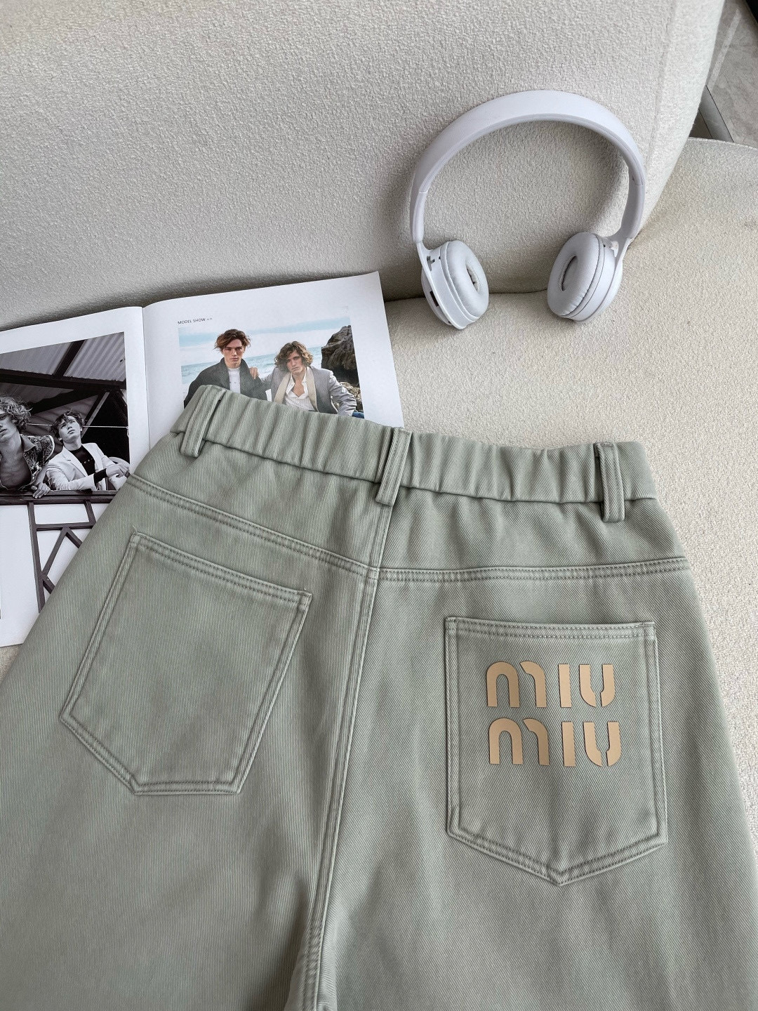 miumiu2025秋冬最新系列男士加厚休闲裤！内里加绒，非常保暖，北方的宝子们赶紧备上！采用客供弹力柔