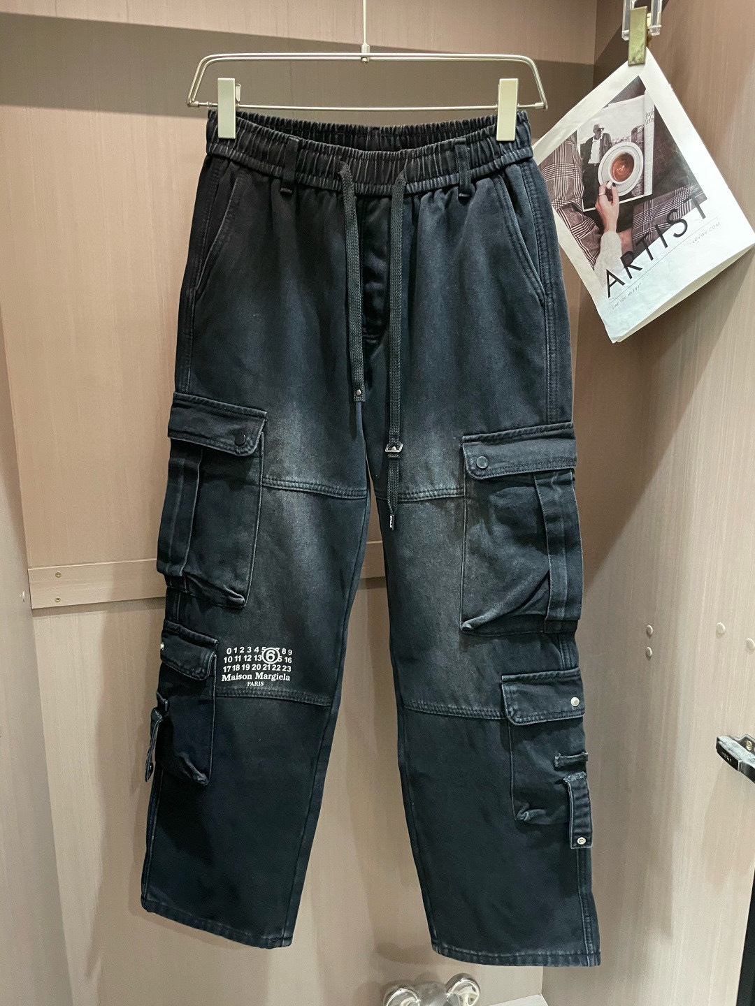 马吉拉 秋冬最新休闲工装牛仔裤 加厚款！潮人必备 非常个性！内里加绒，非常保暖！舒适度极高。腰部订制松紧