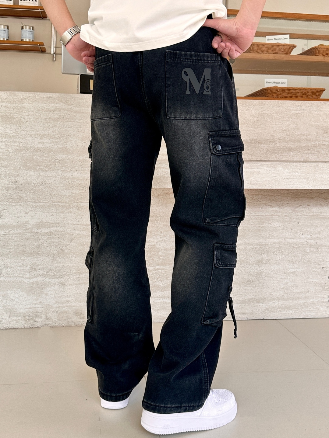 马吉拉 秋冬最新休闲工装牛仔裤 加厚款！潮人必备 非常个性！内里加绒，非常保暖！舒适度极高。腰部订制松紧